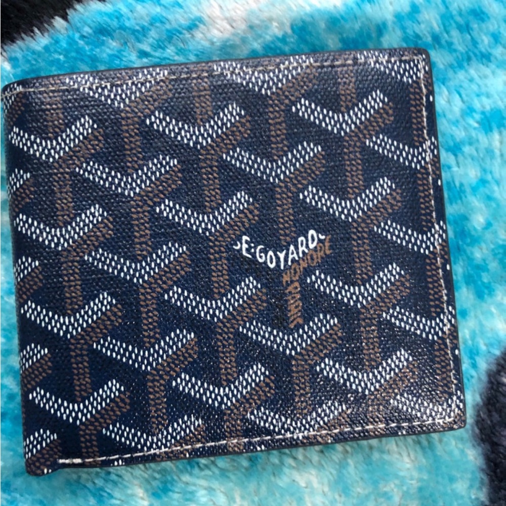 Goyard bi fold wallet. Brand new never used. Asking only $600   Blue colour